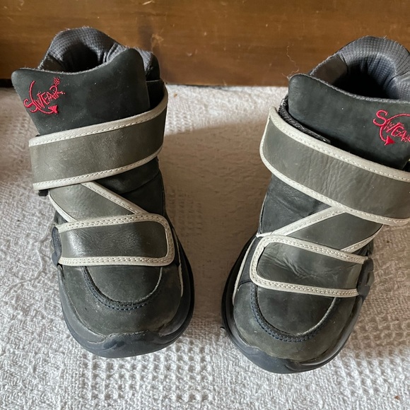 Swear Shoes - Sz 37 - Picture 2 of 2